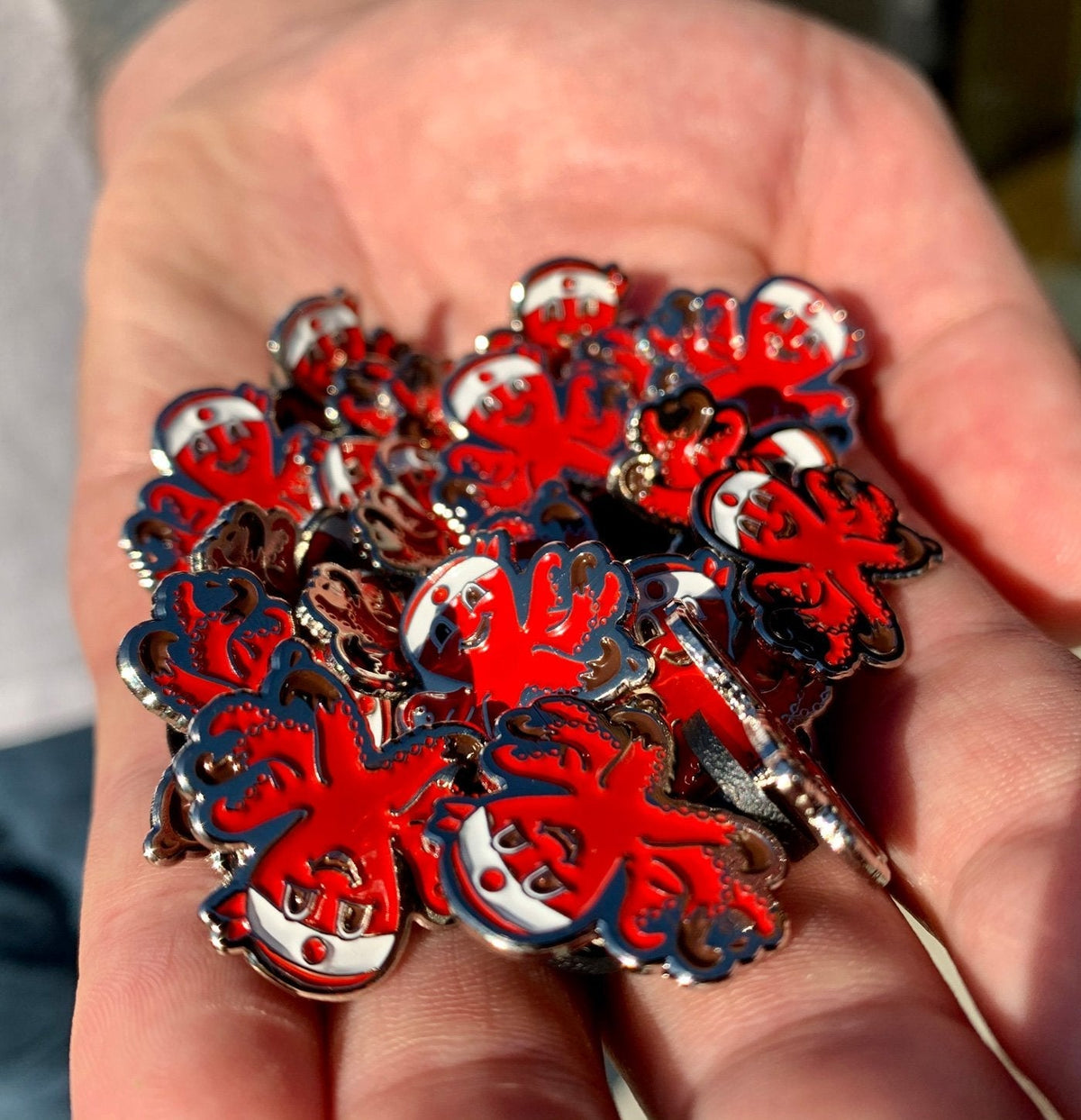 Red Octo Pin L4